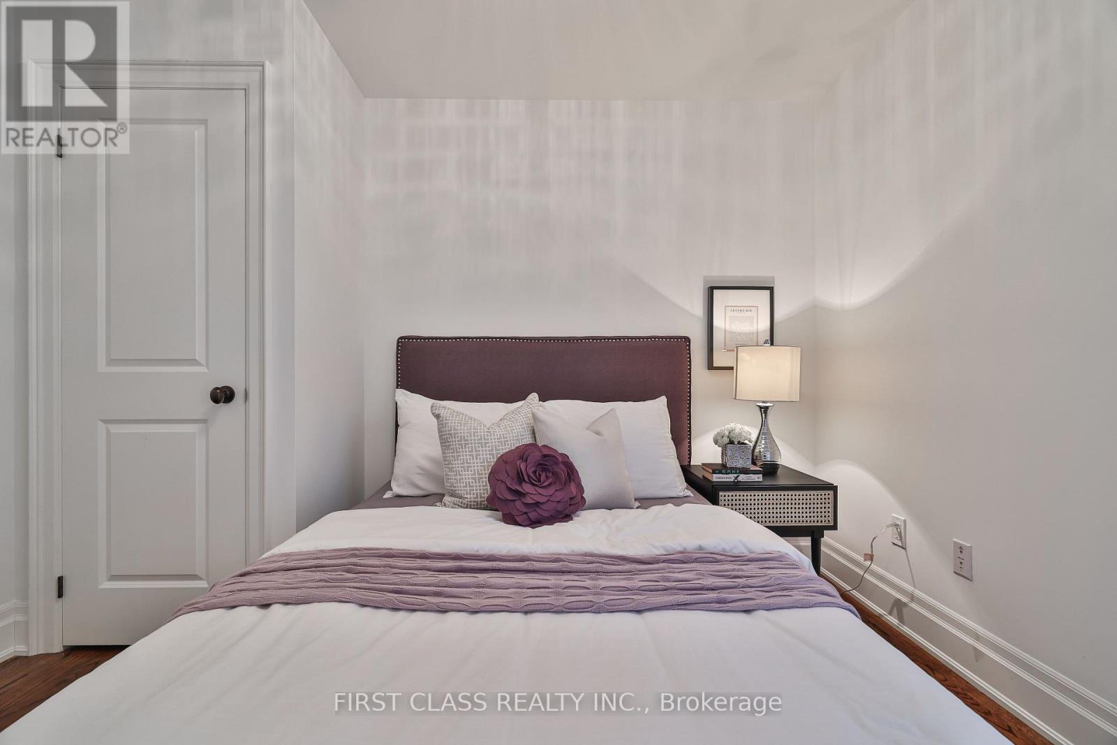 Photo 39 of 136 Bowood Avenue, Toronto ON