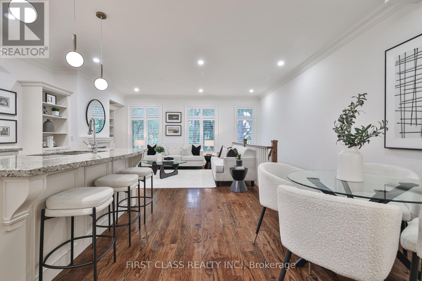 Photo 9 of 136 Bowood Avenue, Toronto ON