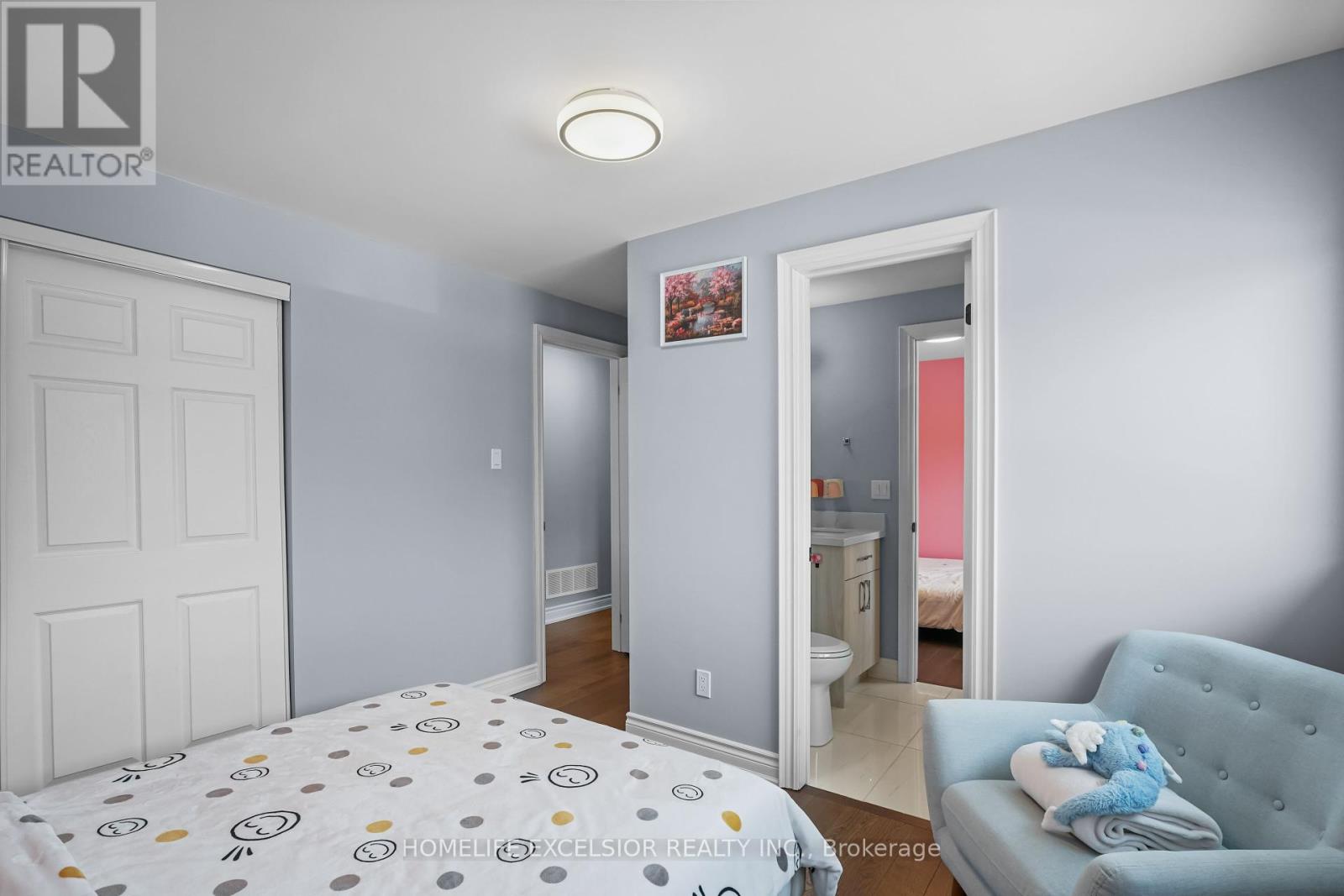 Photo 17 of 39 Davean Drive, Toronto ON