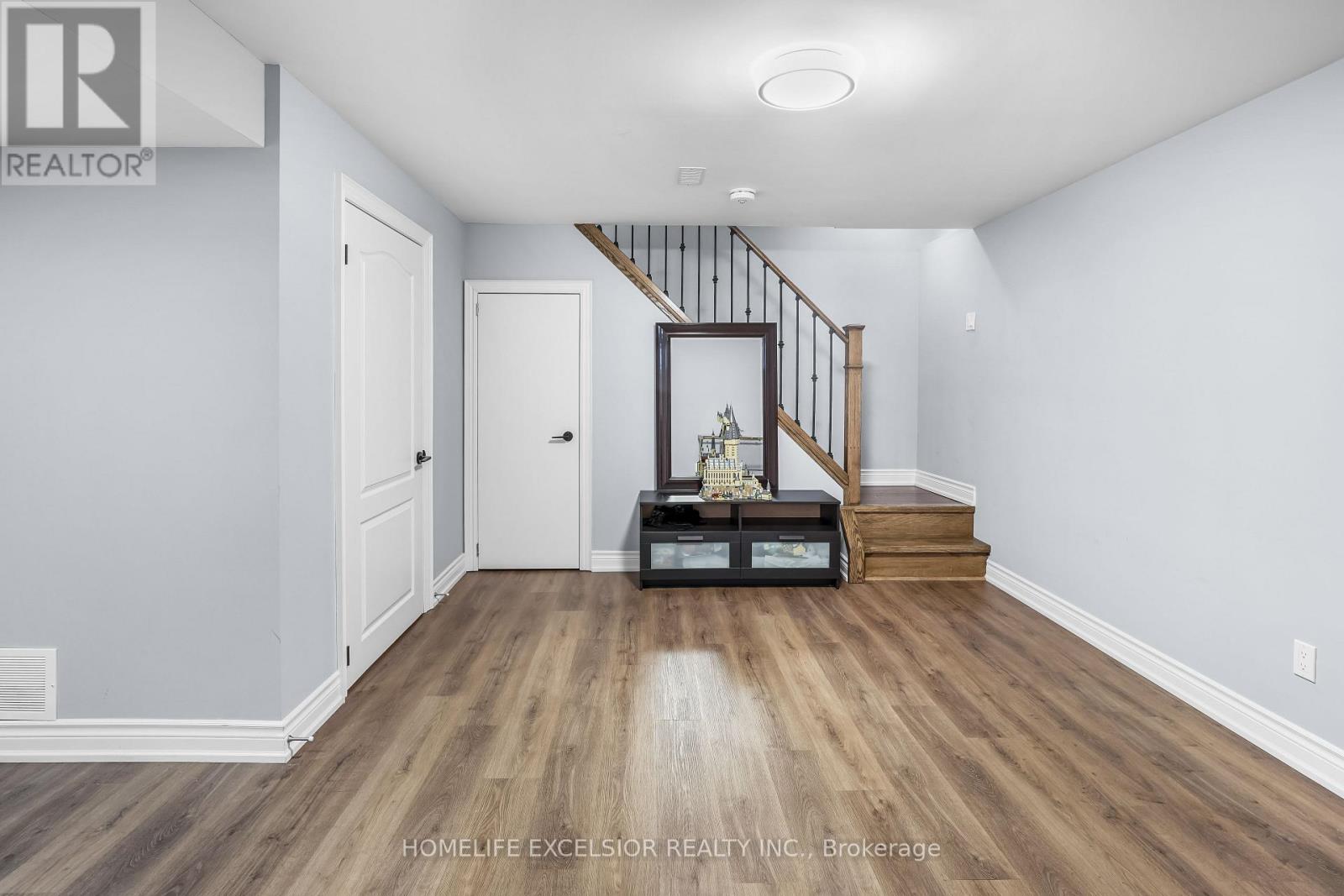 Photo 21 of 39 Davean Drive, Toronto ON