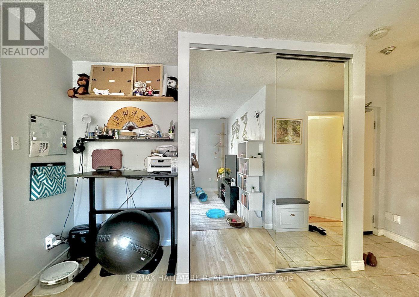 Photo 10 of 303 114 Vaughan Road, Toronto ON