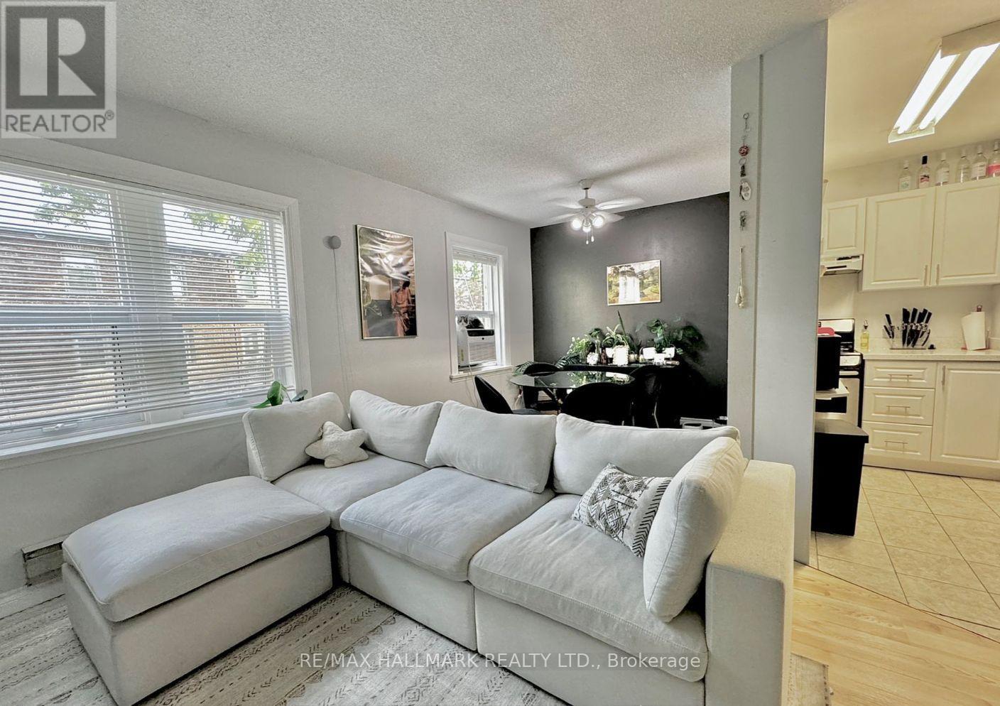 Photo 11 of 303 114 Vaughan Road, Toronto ON