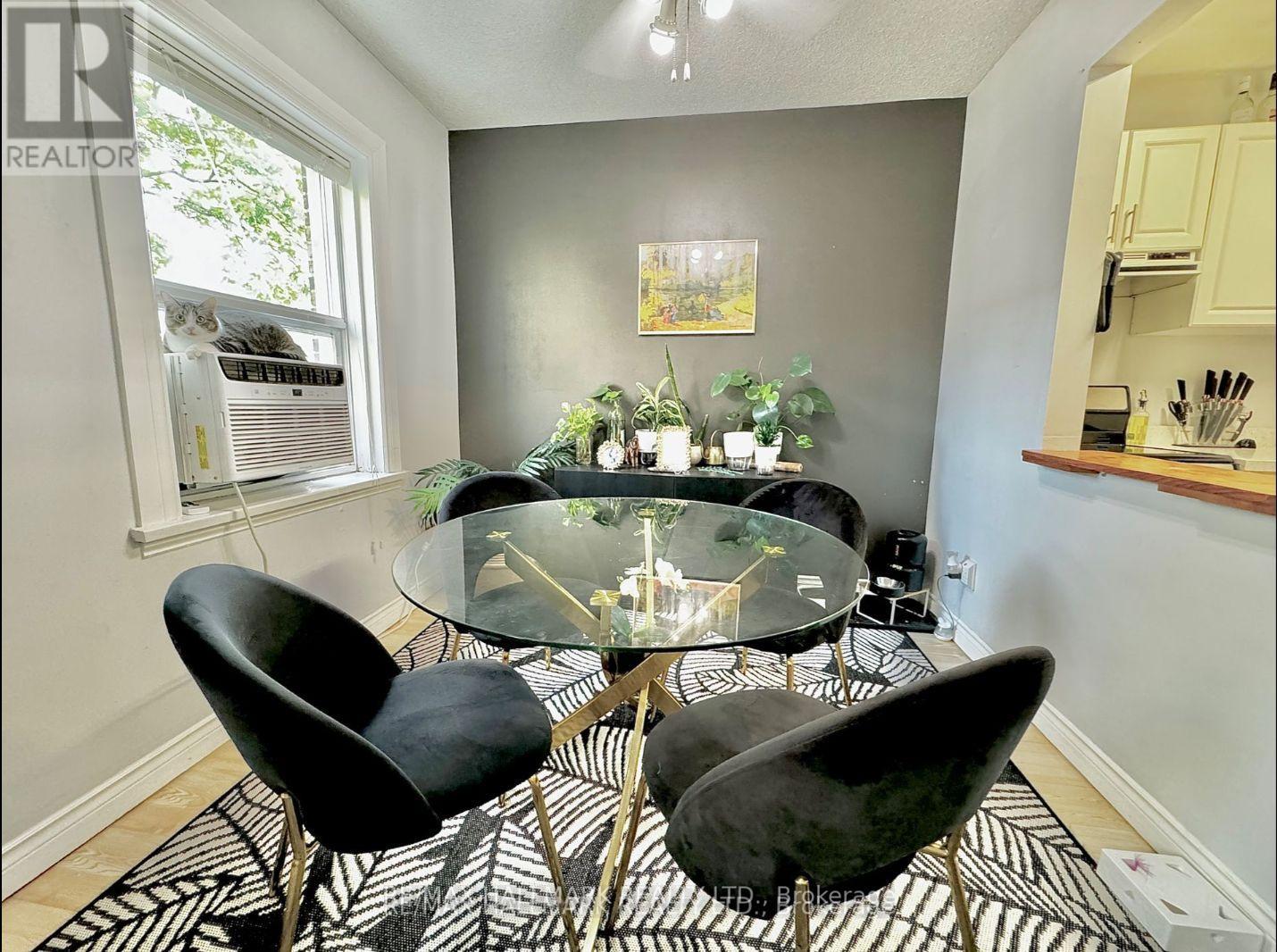 Photo 12 of 303 114 Vaughan Road, Toronto ON