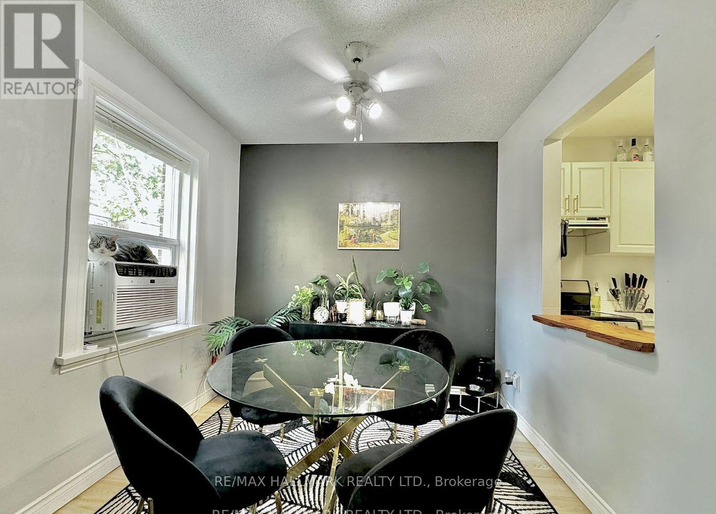 Photo 14 of 303 114 Vaughan Road, Toronto ON