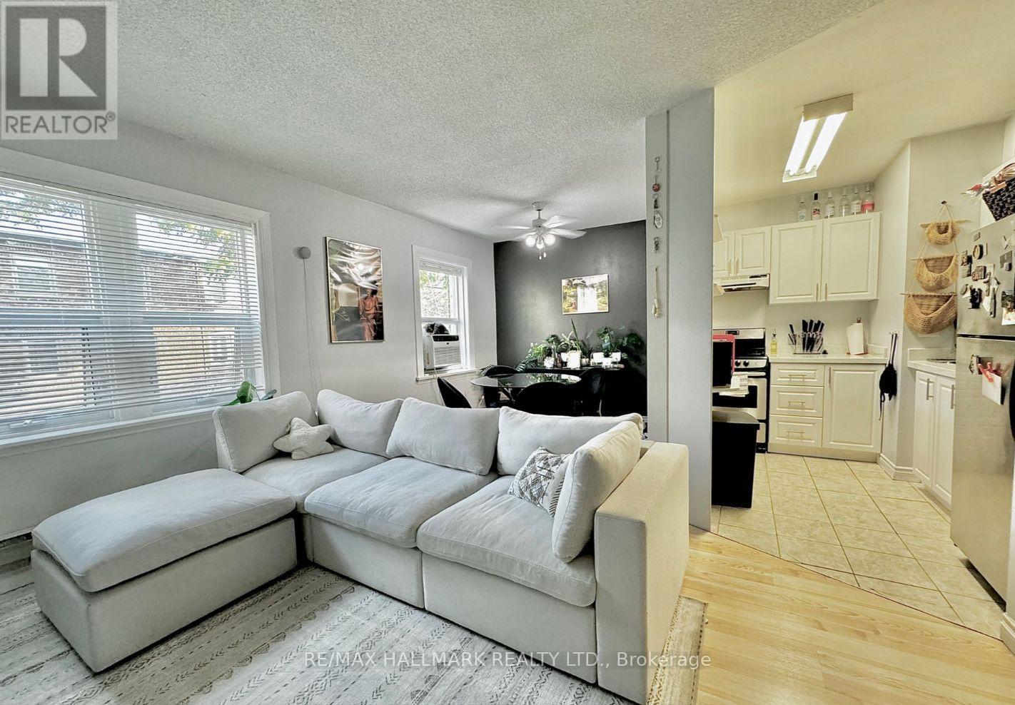 Photo 15 of 303 114 Vaughan Road, Toronto ON