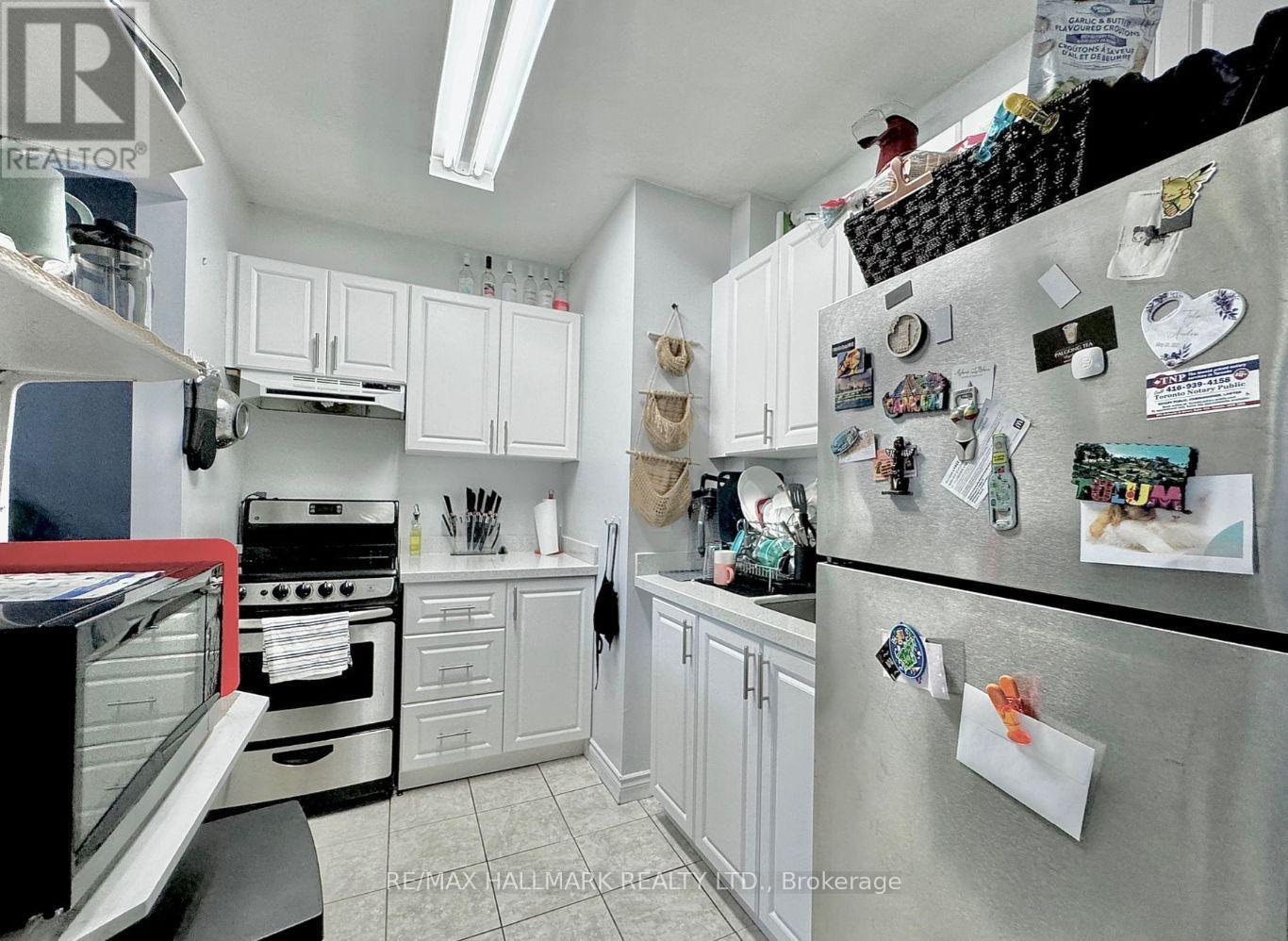 Photo 20 of 303 114 Vaughan Road, Toronto ON