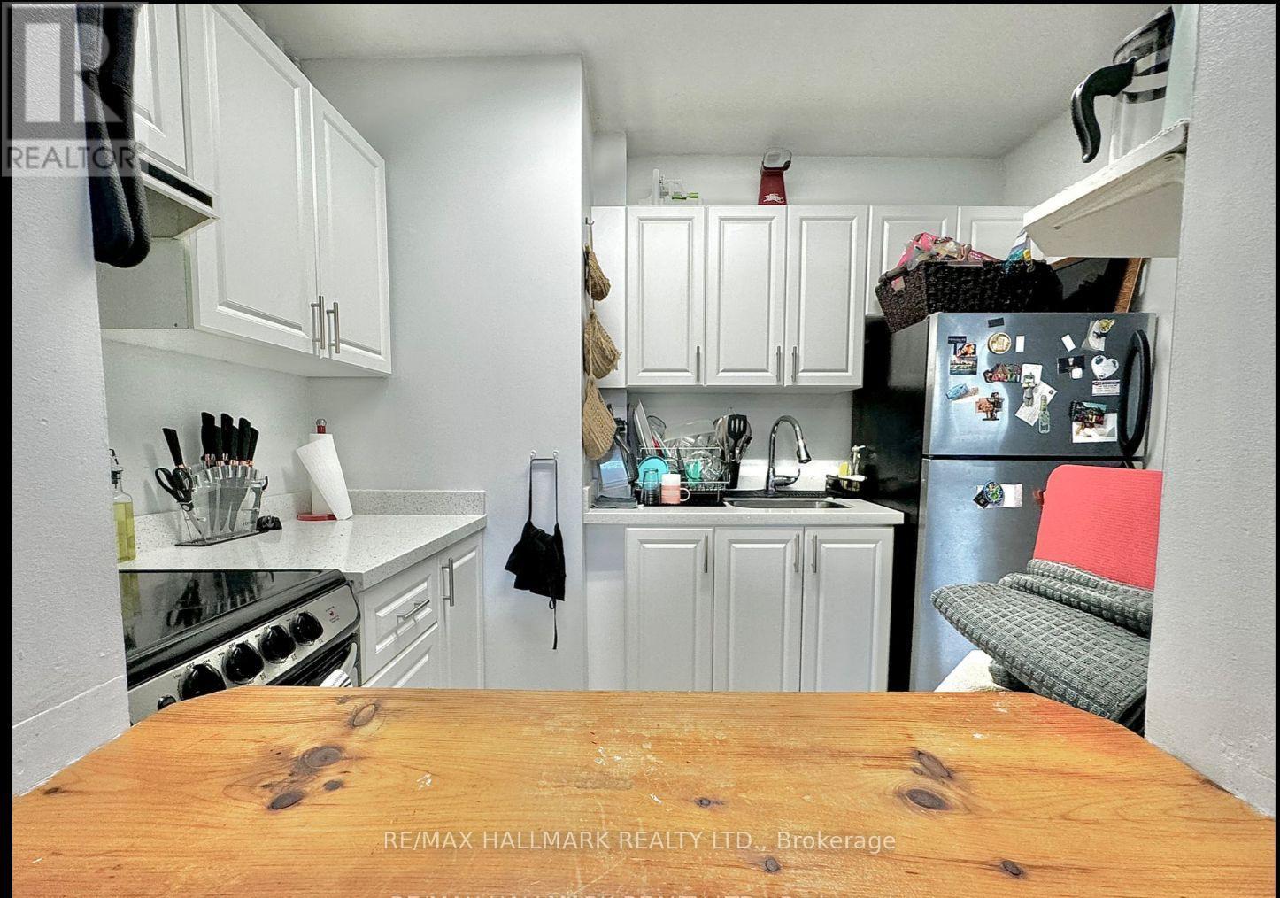 Photo 23 of 303 114 Vaughan Road, Toronto ON