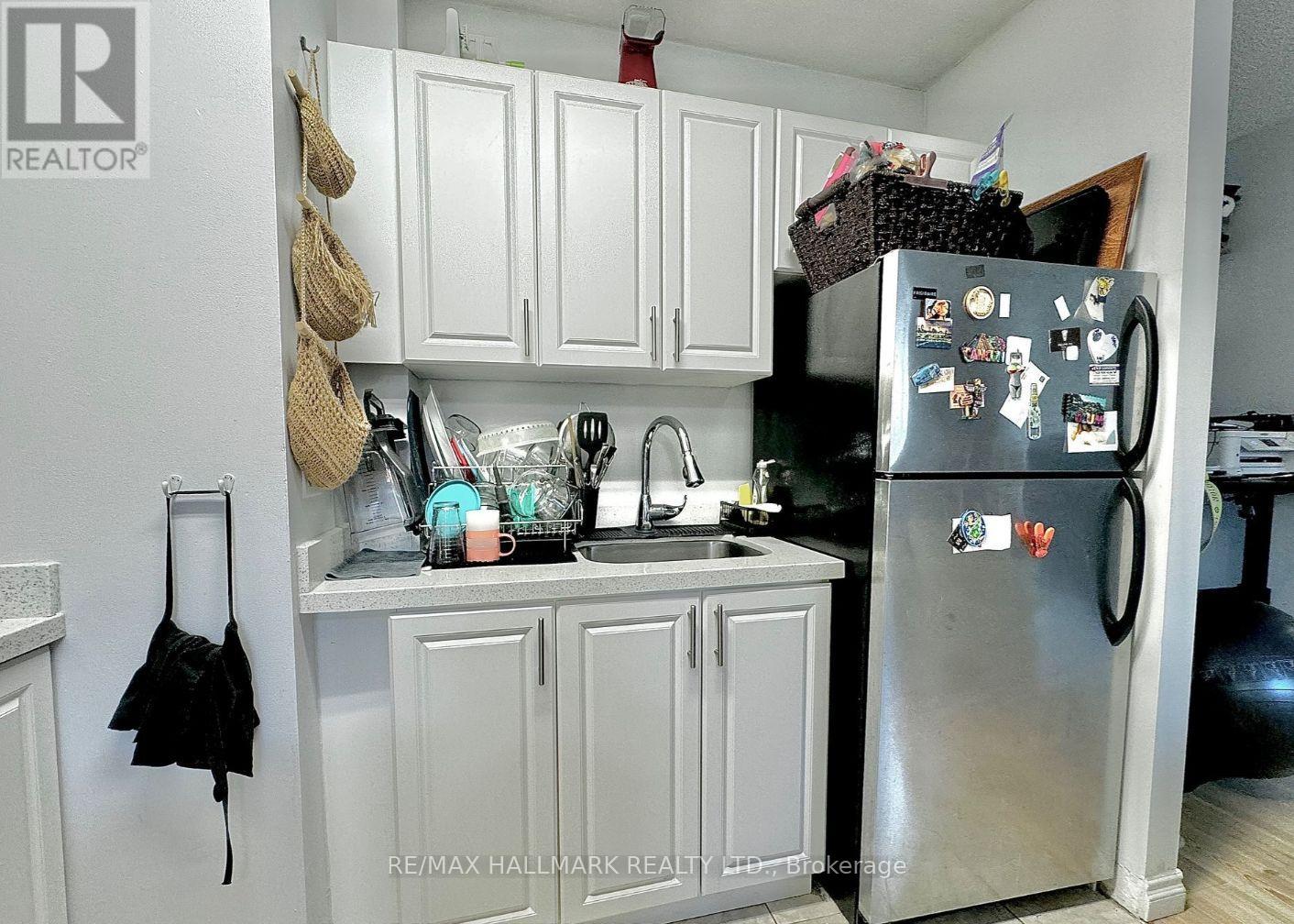Photo 24 of 303 114 Vaughan Road, Toronto ON