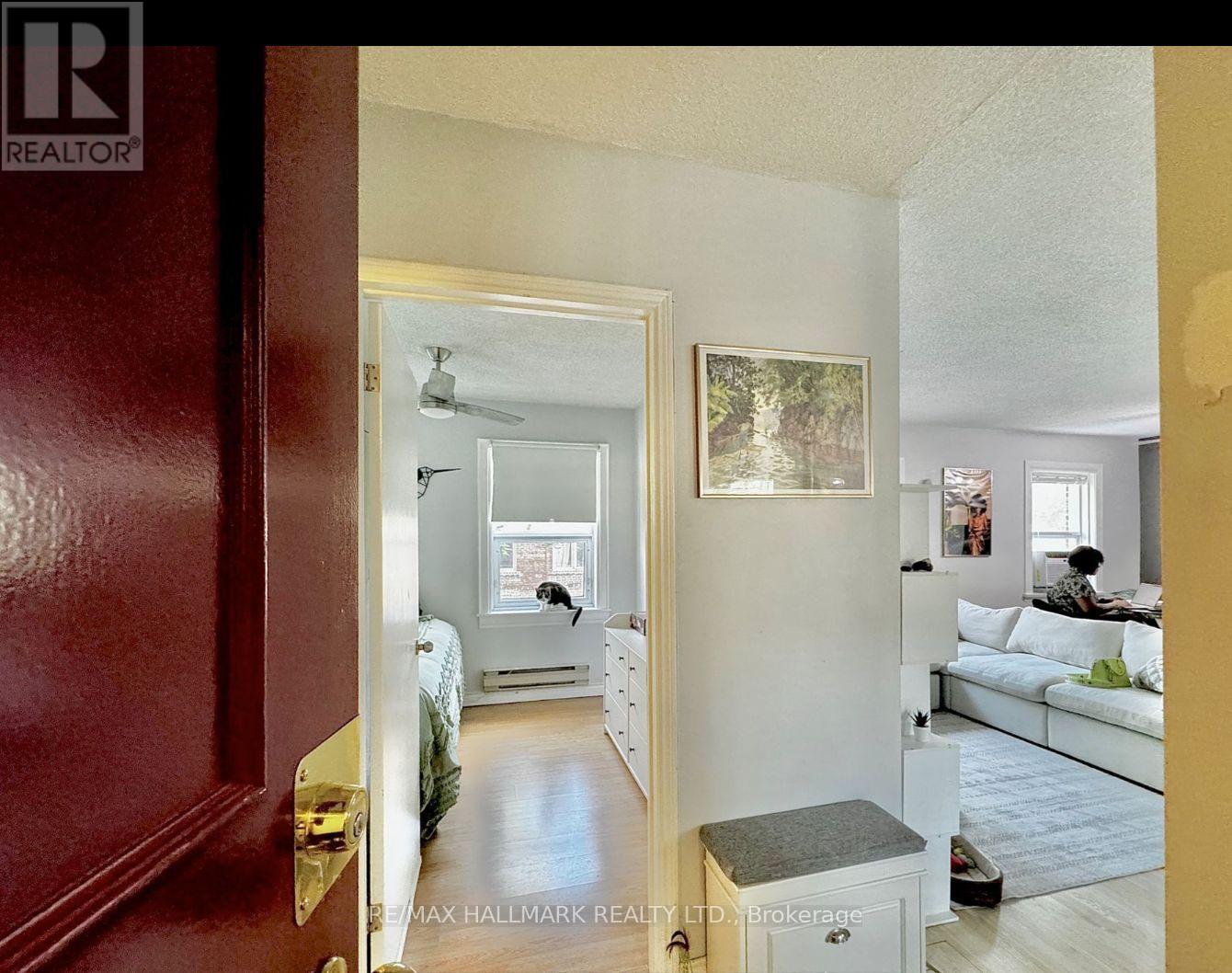 Photo 8 of 303 114 Vaughan Road, Toronto ON