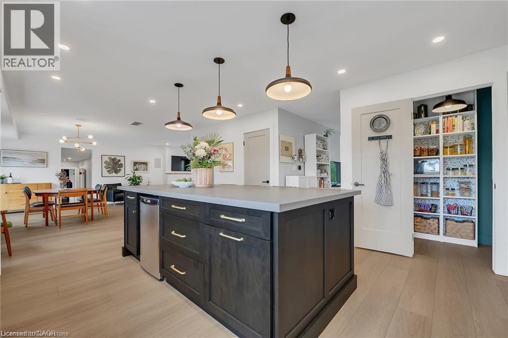 Photo 6 of 217 Jones Road, Stoney Creek ON