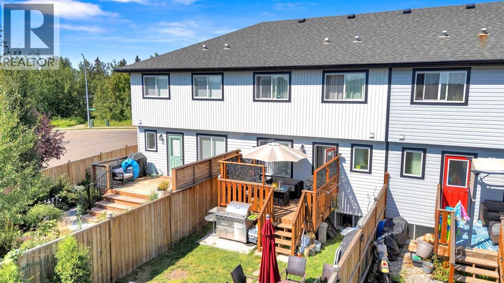Photo 6 of 2 Hawthorn Place N, Sylvan Lake AB