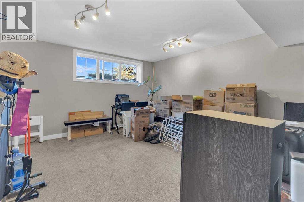 Photo 32 of 2 Hawthorn Place N, Sylvan Lake AB