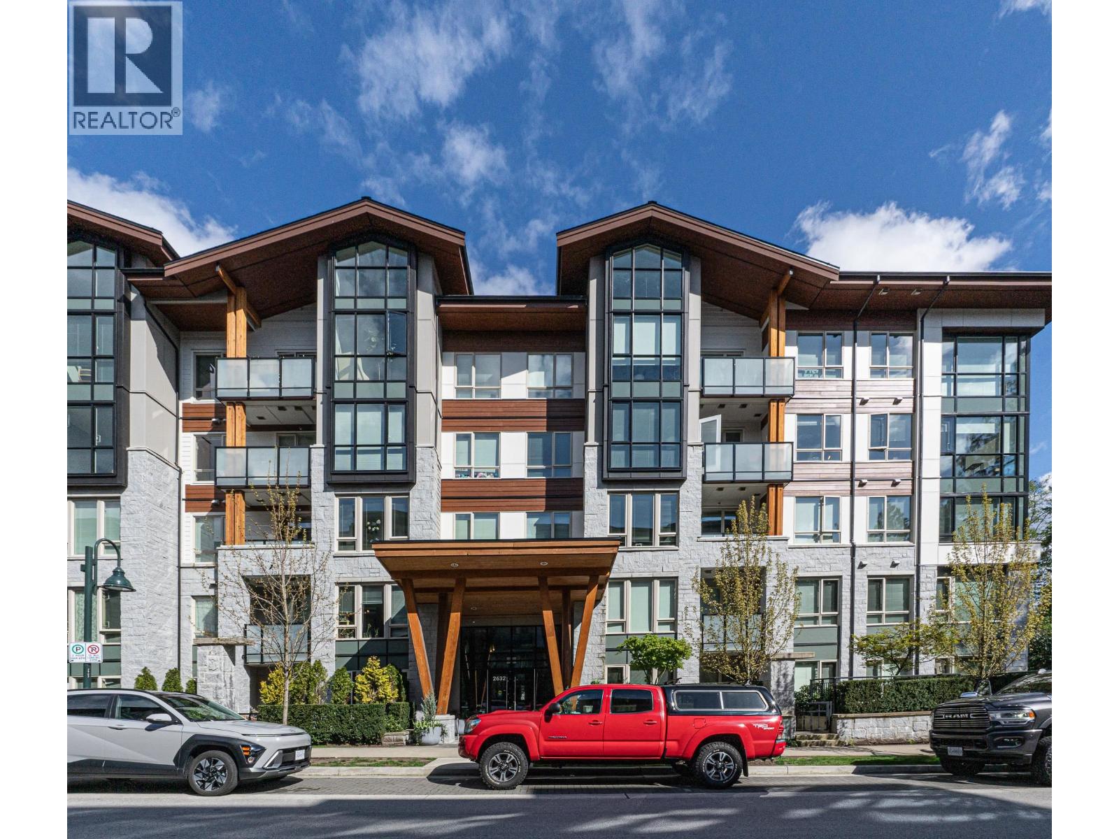 Photo 18 of 304 2632 Library Lane, North Vancouver BC