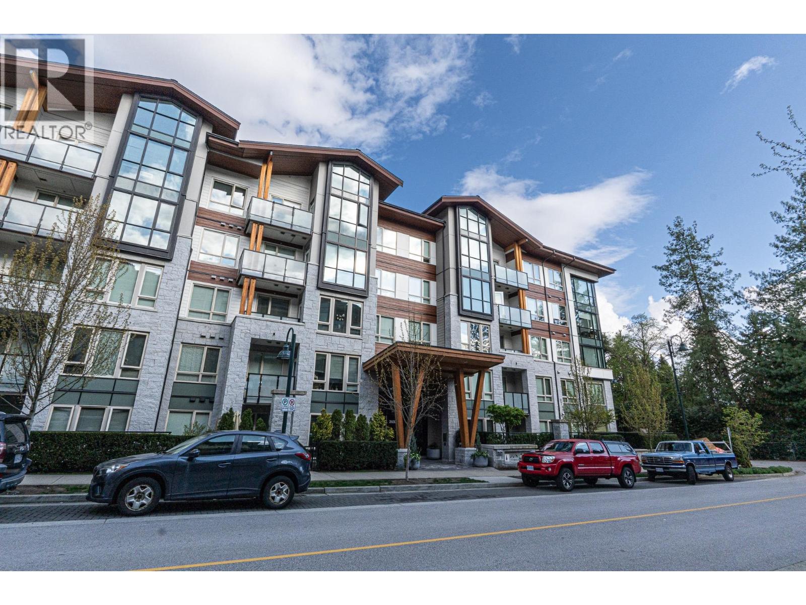 Photo 2 of 304 2632 Library Lane, North Vancouver BC