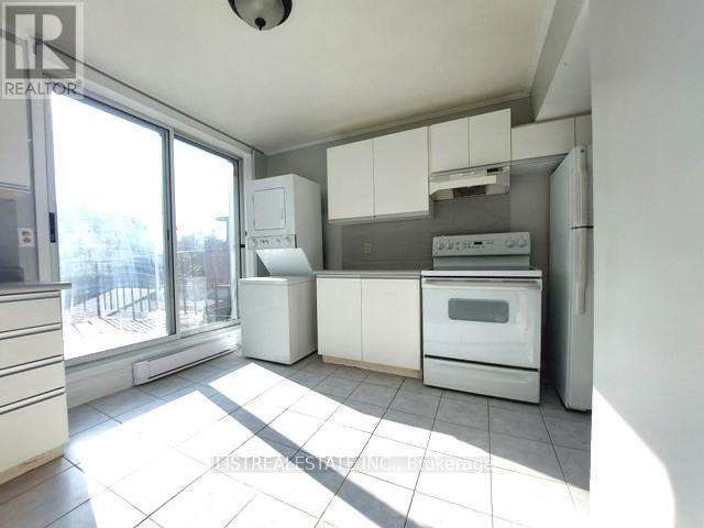 Photo 4 of Upper 2143 Gerrard Street E, Toronto ON