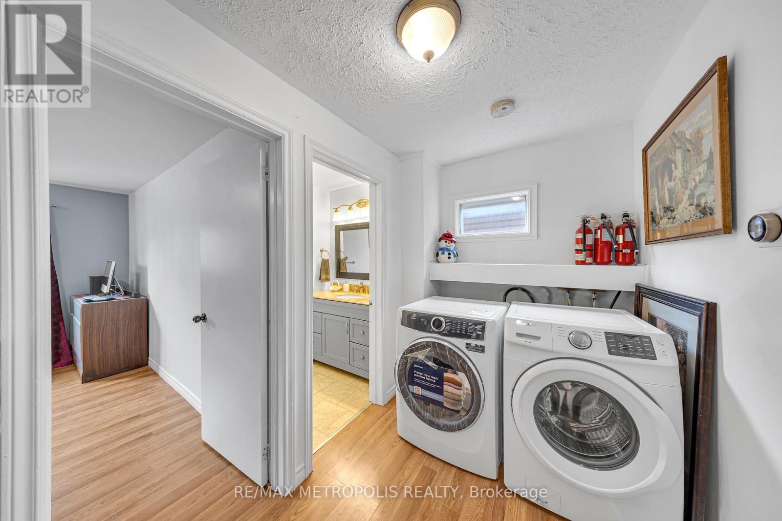 Photo 16 of 337 Pine Avenue, Oshawa ON