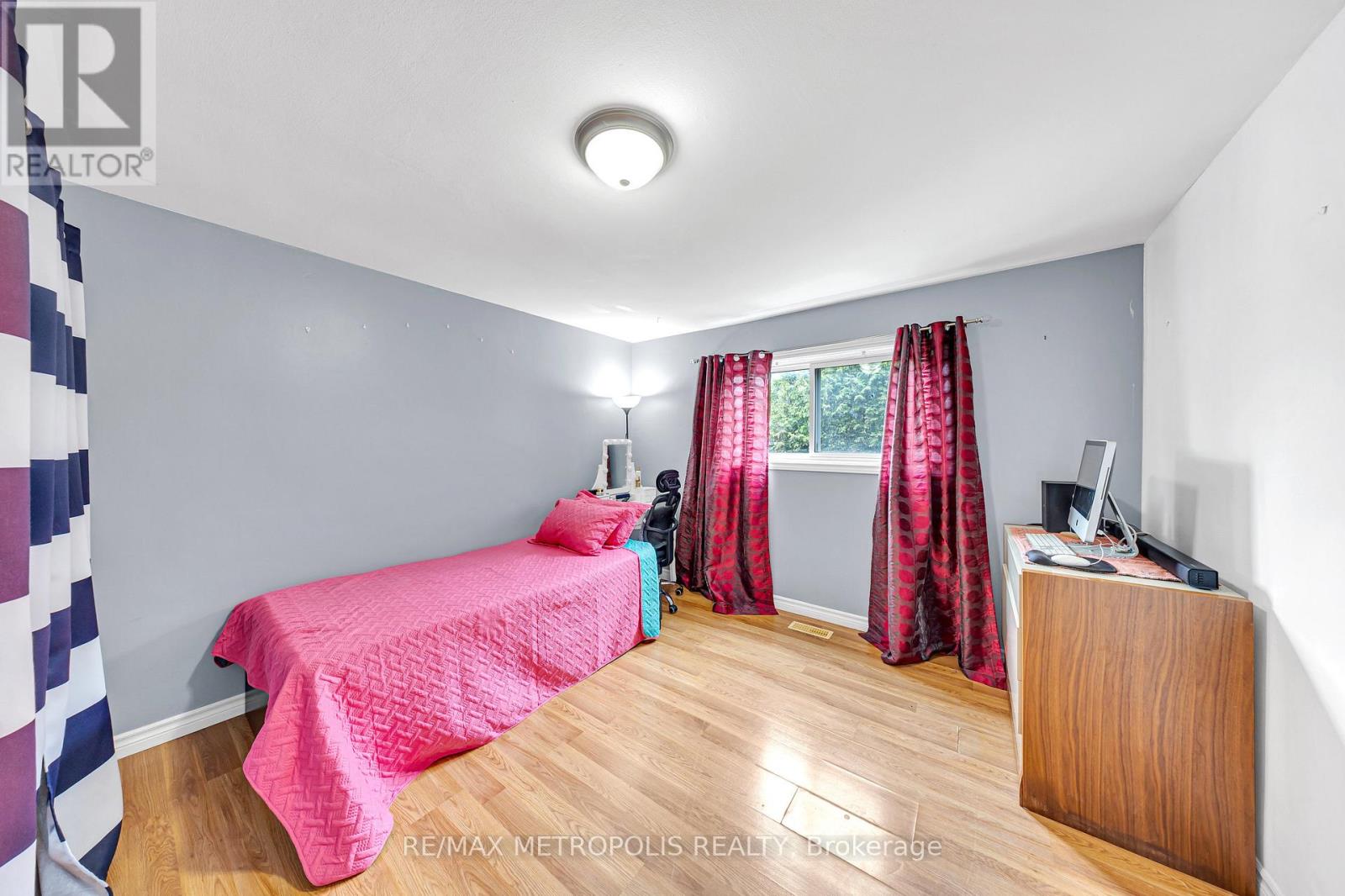 Photo 19 of 337 Pine Avenue, Oshawa ON