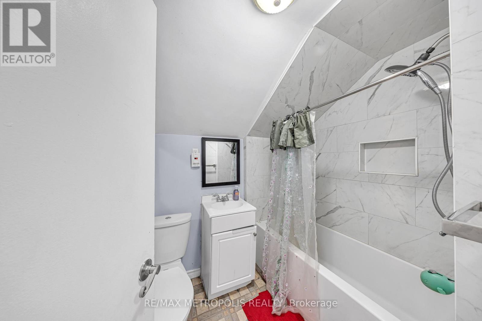 Photo 24 of 337 Pine Avenue, Oshawa ON