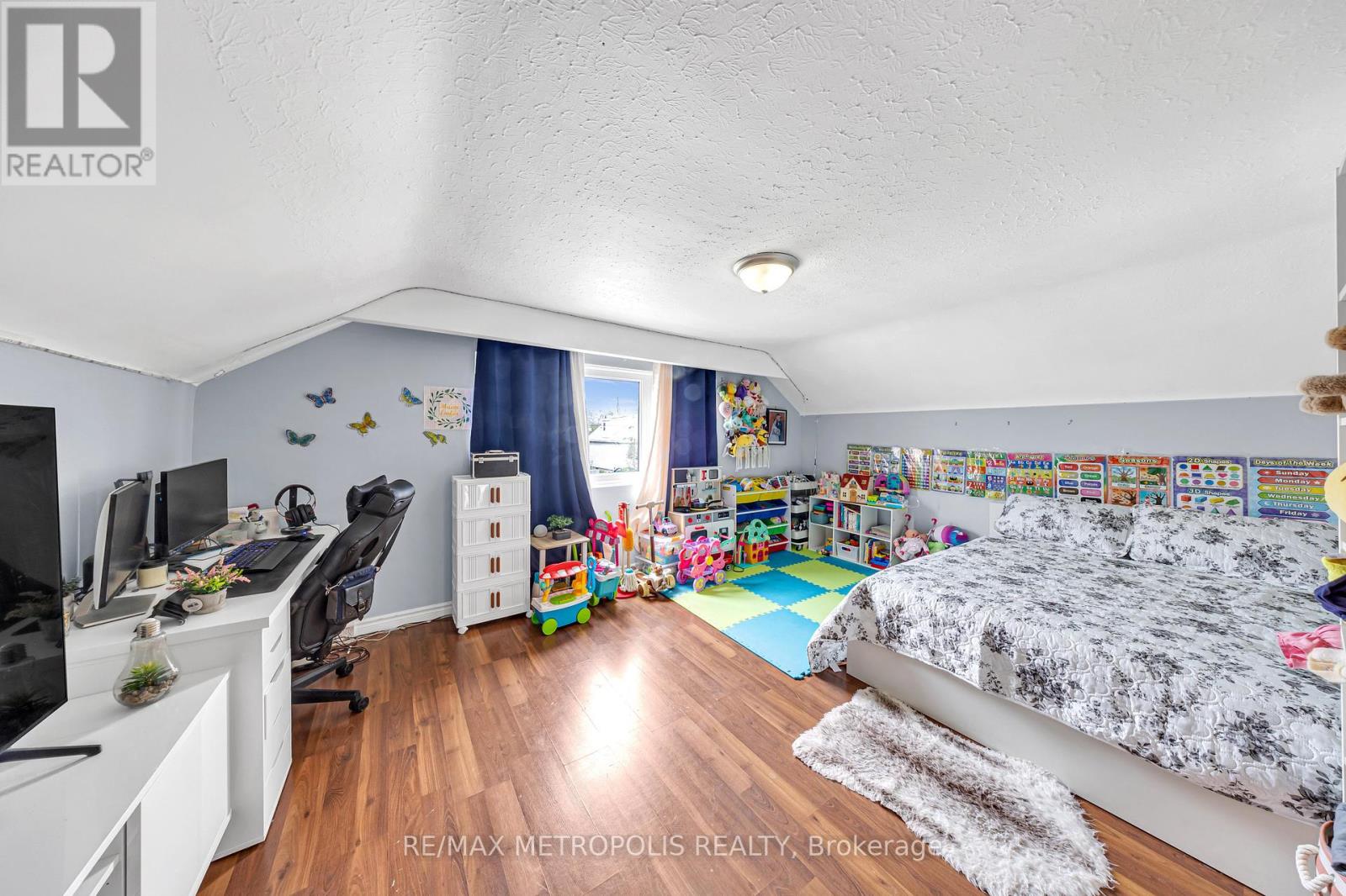 Photo 27 of 337 Pine Avenue, Oshawa ON