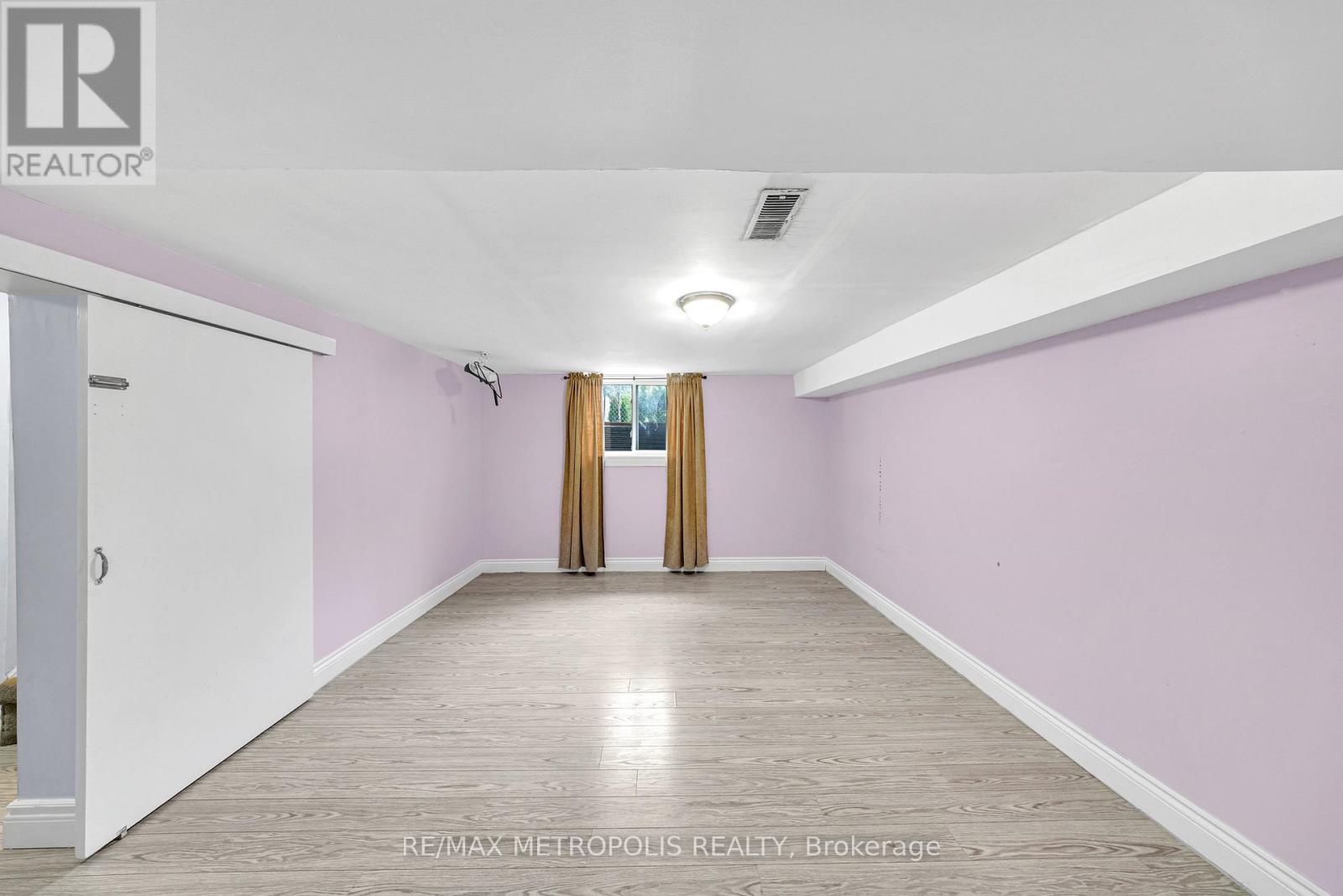 Photo 31 of 337 Pine Avenue, Oshawa ON