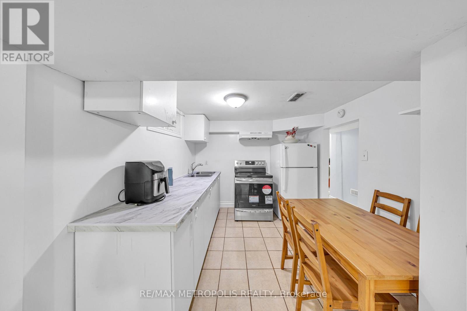 Photo 33 of 337 Pine Avenue, Oshawa ON