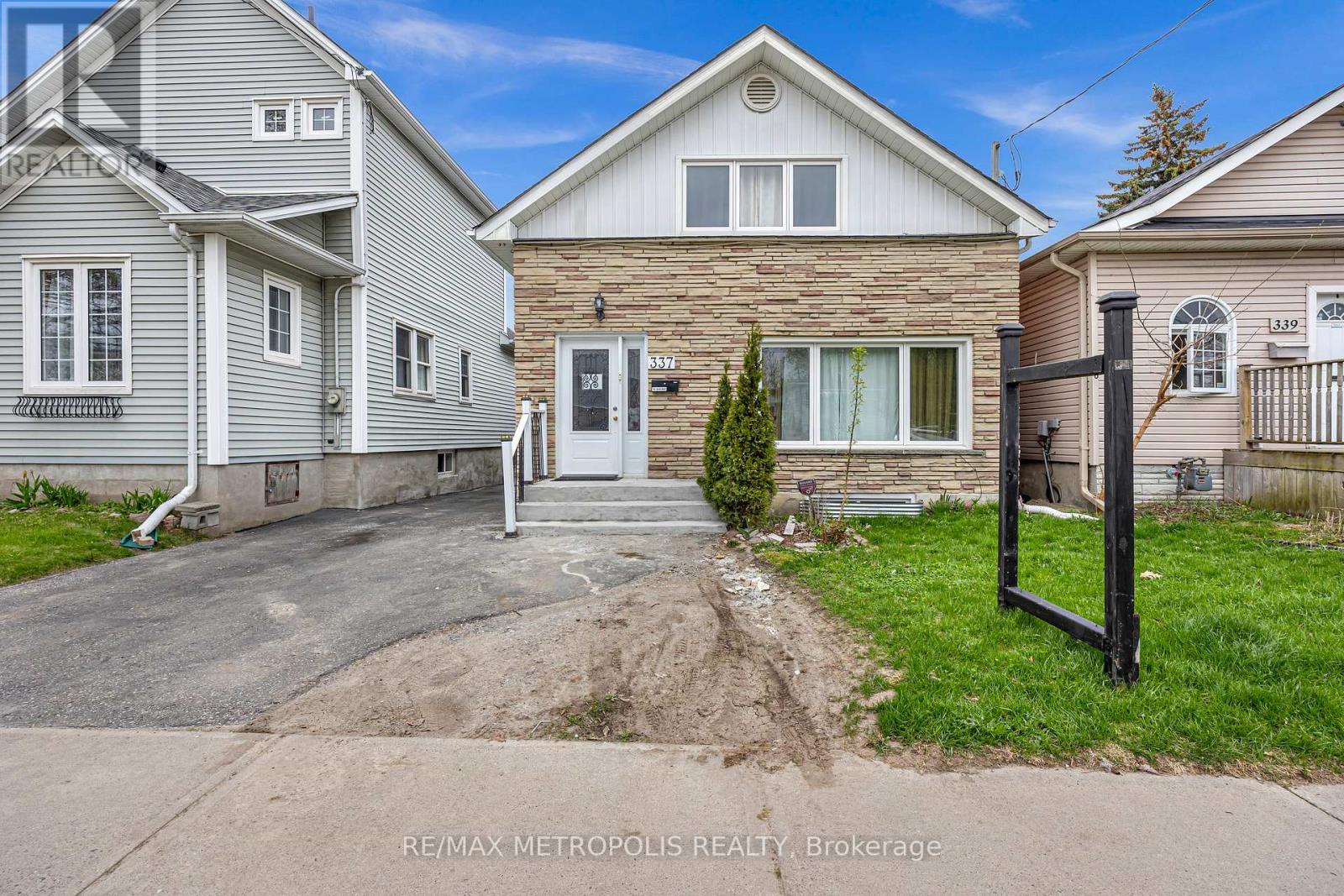 Photo 6 of 337 Pine Avenue, Oshawa ON