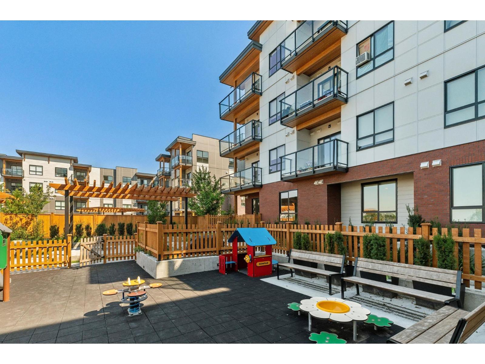 Photo 18 of 206 20286 72 B Avenue, Langley BC
