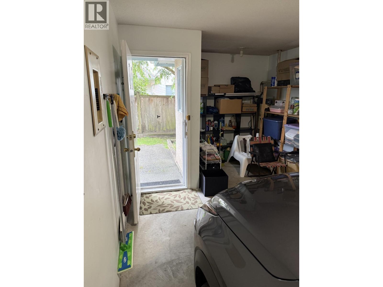 Photo 10 of 3 8280 Bennett Road, Richmond BC