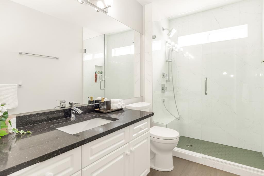 Photo 21 of 16753 84 Avenue, Surrey BC