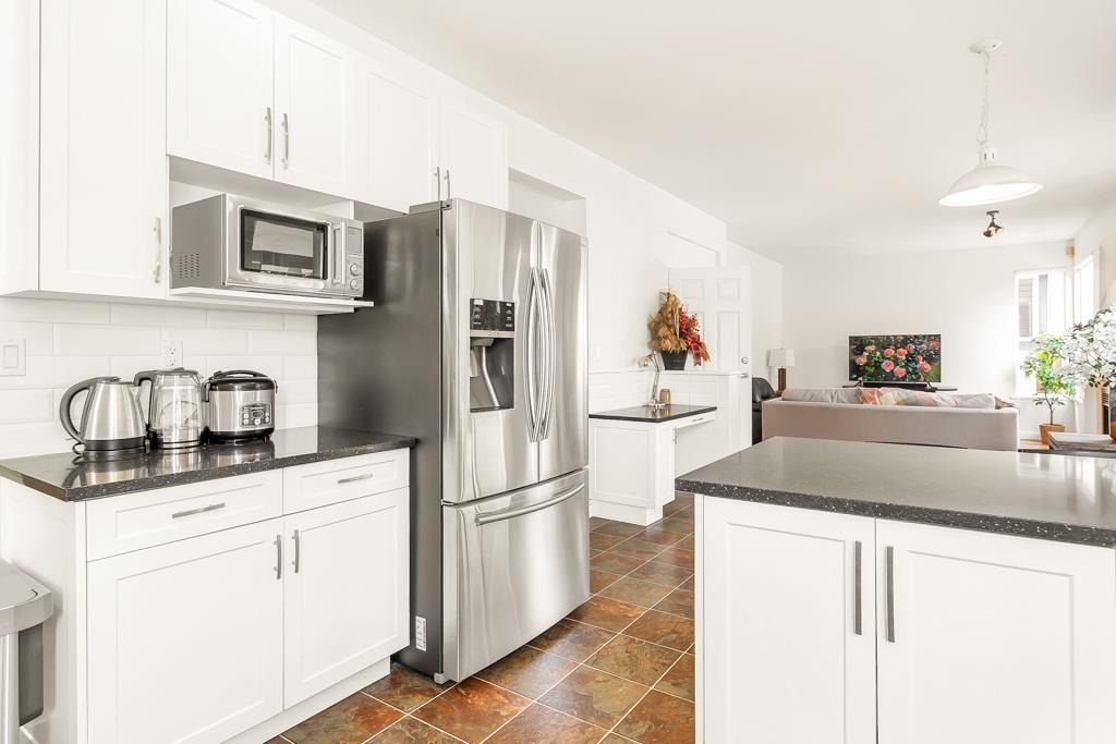 Photo 3 of 16753 84 Avenue, Surrey BC