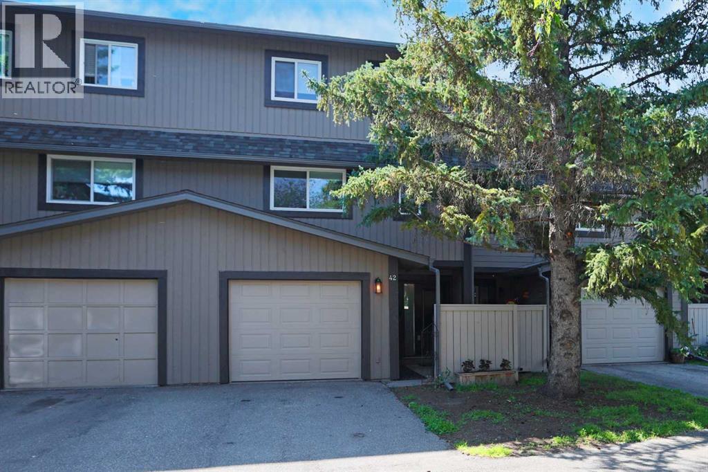 Photo 1 of 42 27 Silver Springs Drive Nw, Calgary AB