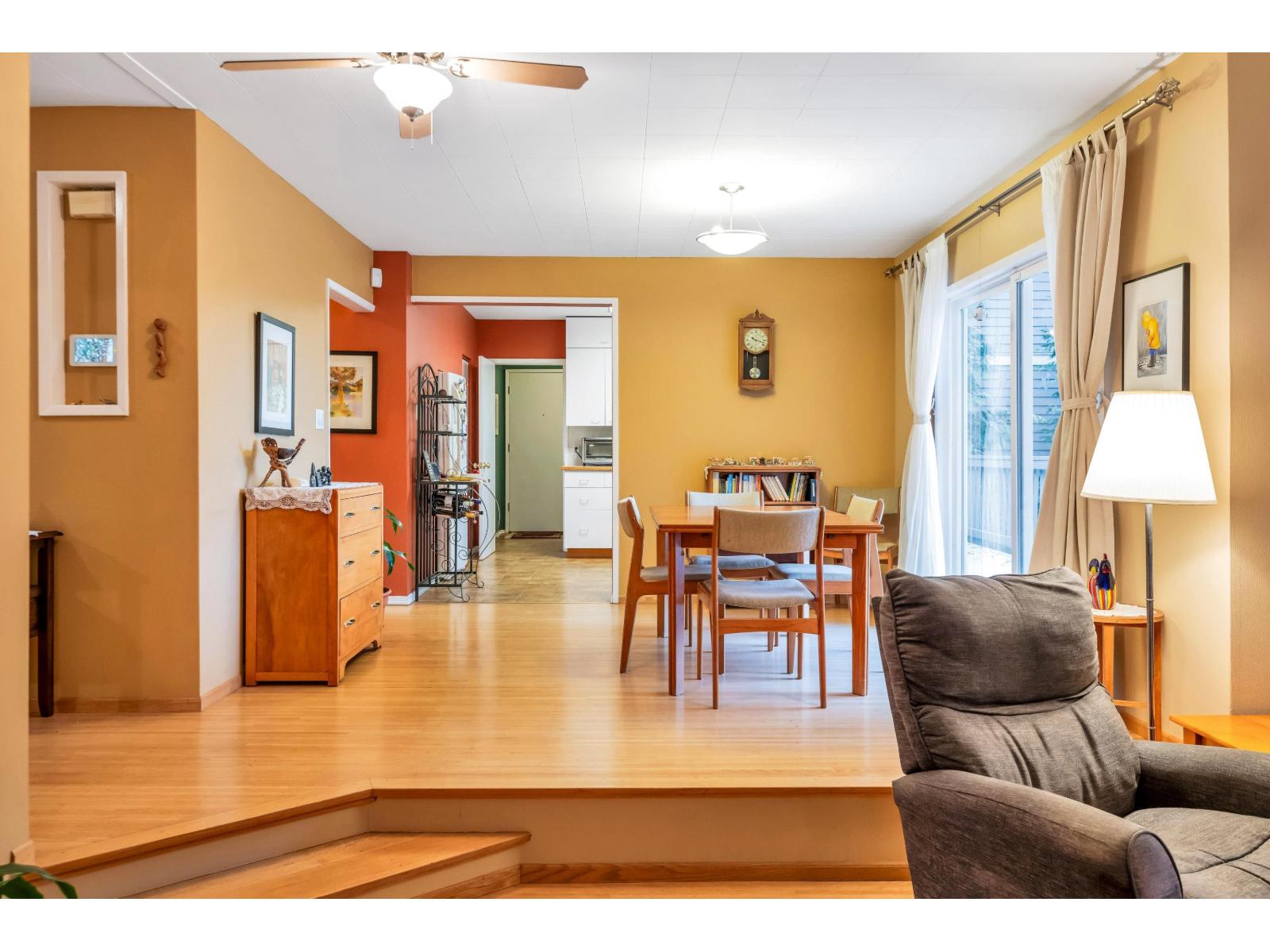 1320 KENT STREET, White Rock