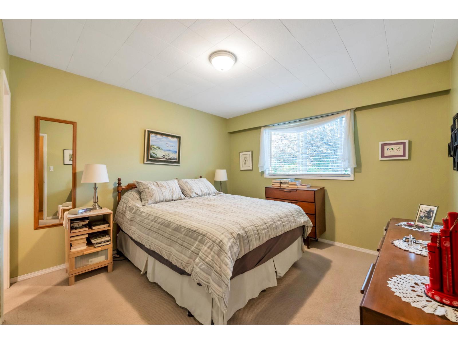 1320 KENT STREET, White Rock