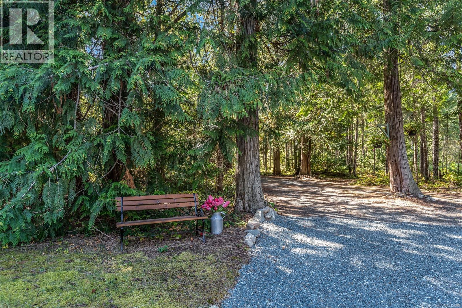 Photo 13 of 1569 Benzon Cres, Errington BC