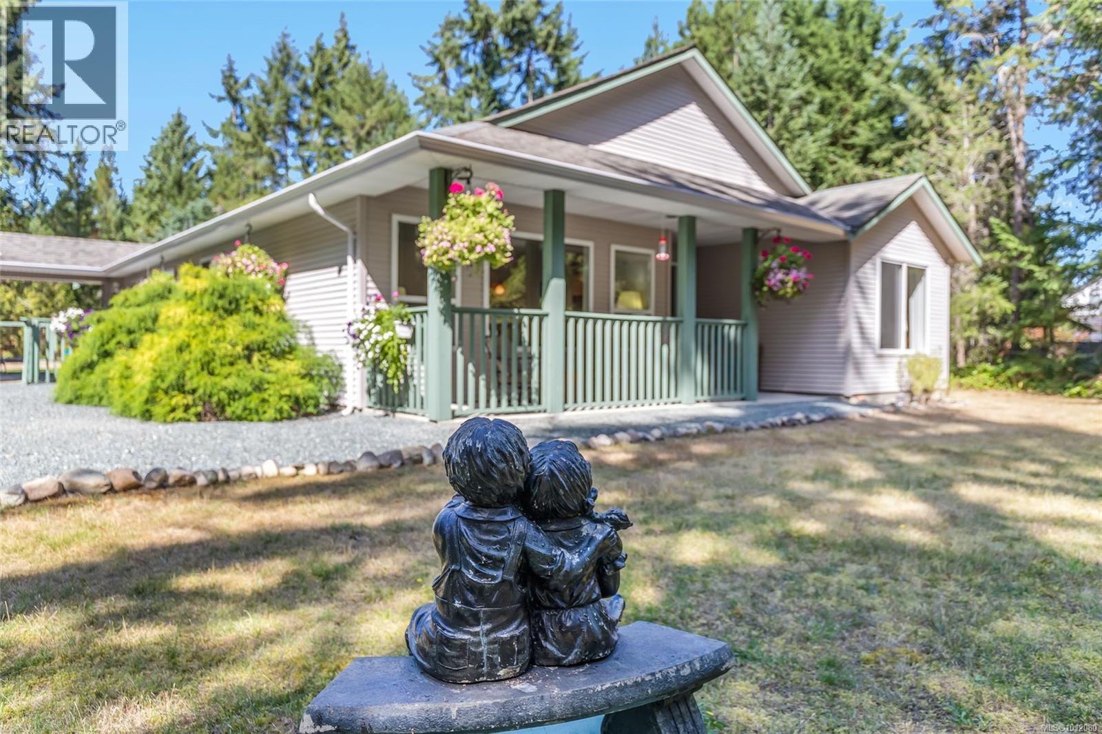 Photo 14 of 1569 Benzon Cres, Errington BC