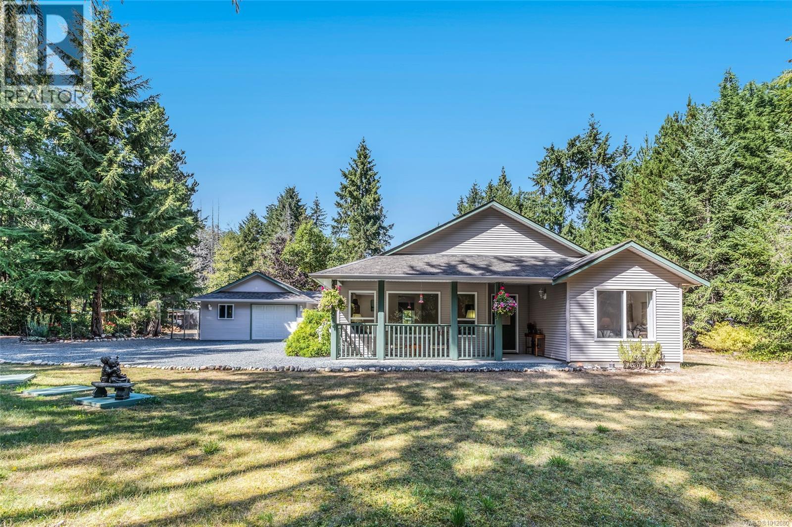 Photo 15 of 1569 Benzon Cres, Errington BC
