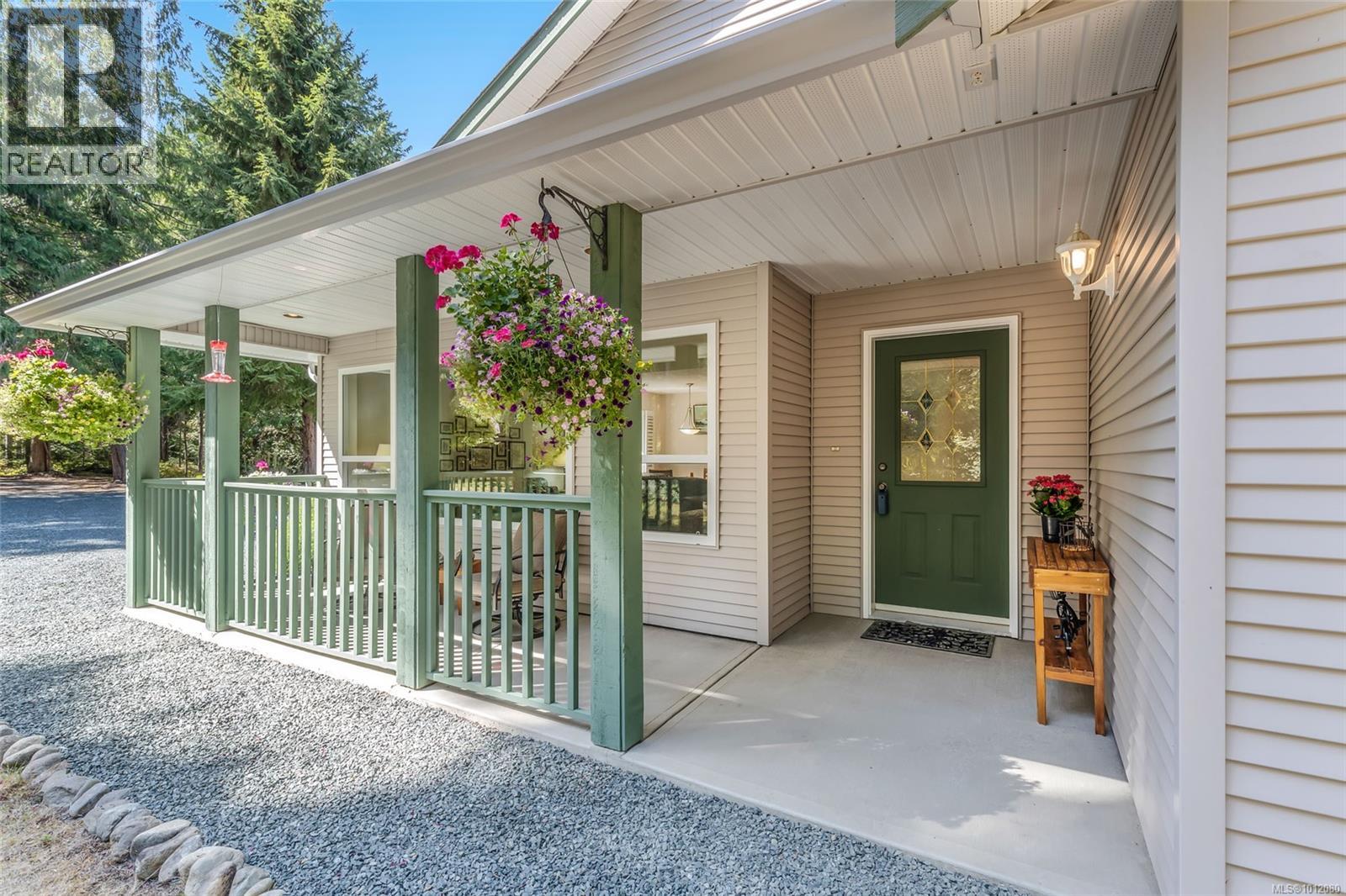 Photo 17 of 1569 Benzon Cres, Errington BC