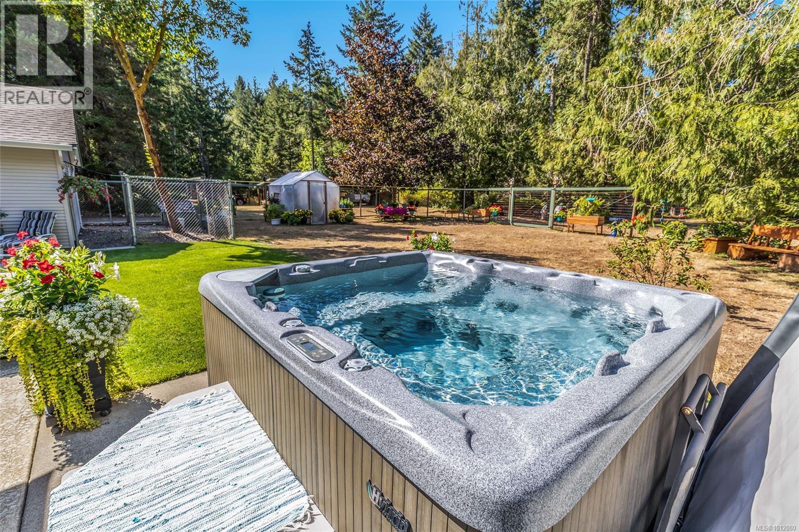Photo 2 of 1569 Benzon Cres, Errington BC