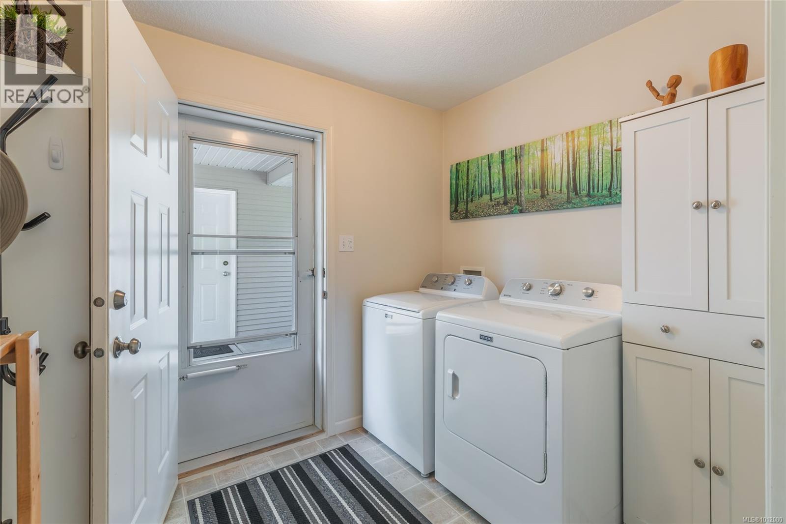 Photo 35 of 1569 Benzon Cres, Errington BC