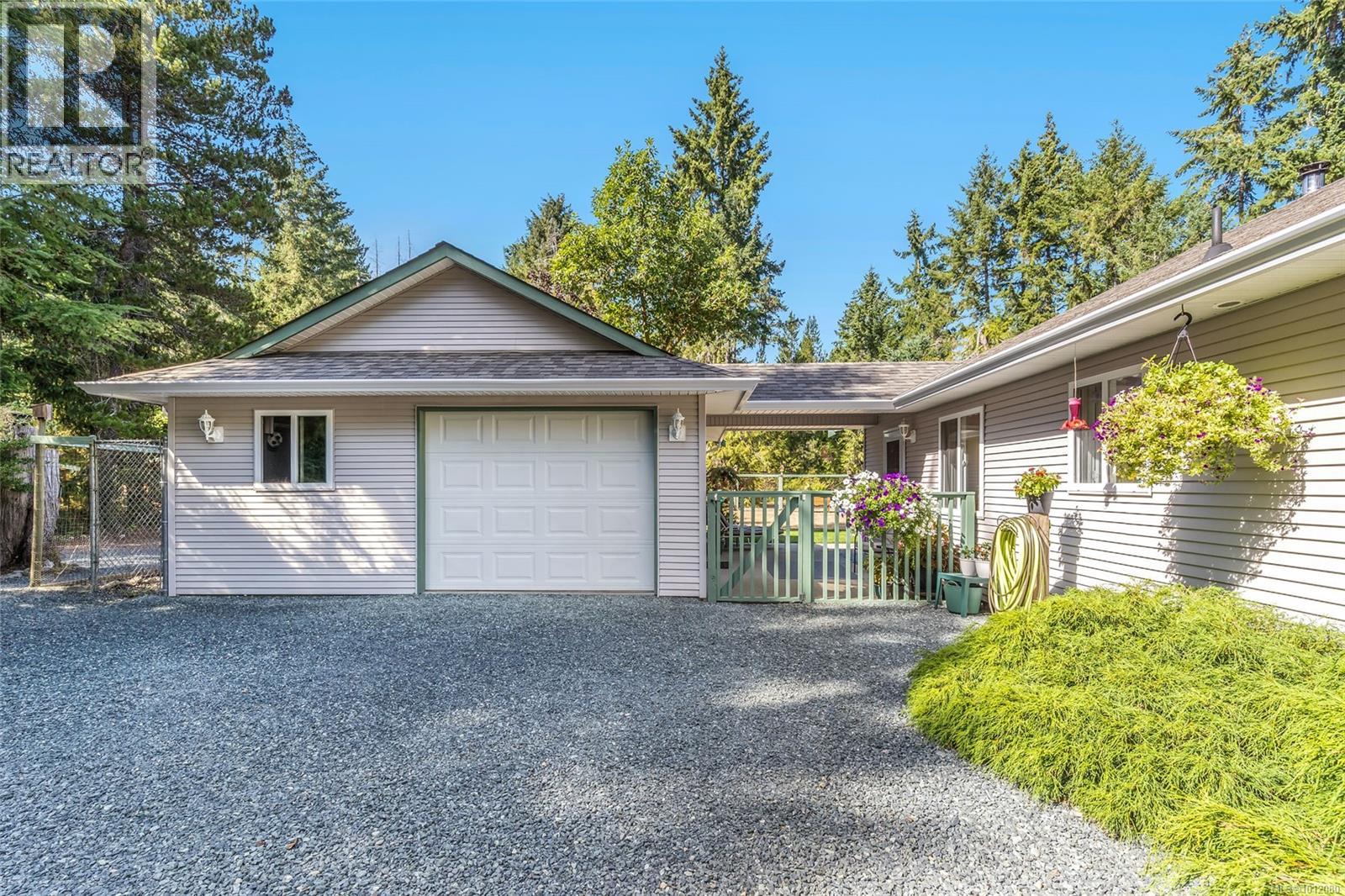 Photo 44 of 1569 Benzon Cres, Errington BC