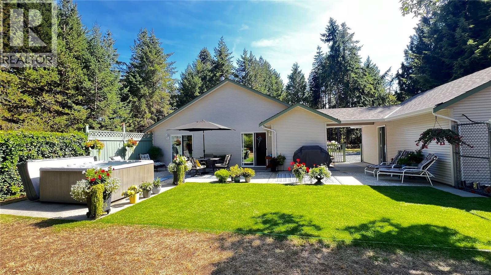 Photo 6 of 1569 Benzon Cres, Errington BC