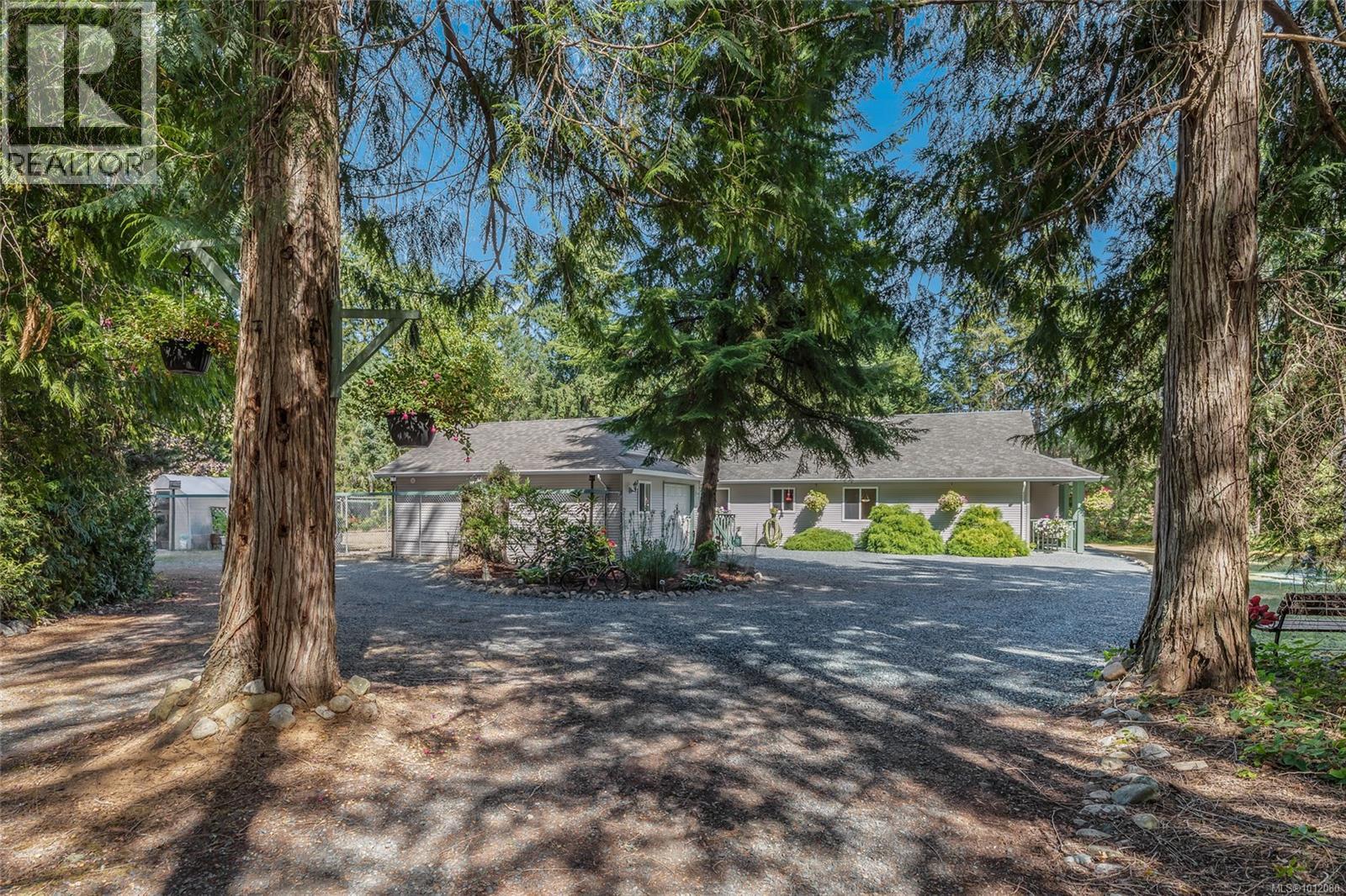 Photo 7 of 1569 Benzon Cres, Errington BC