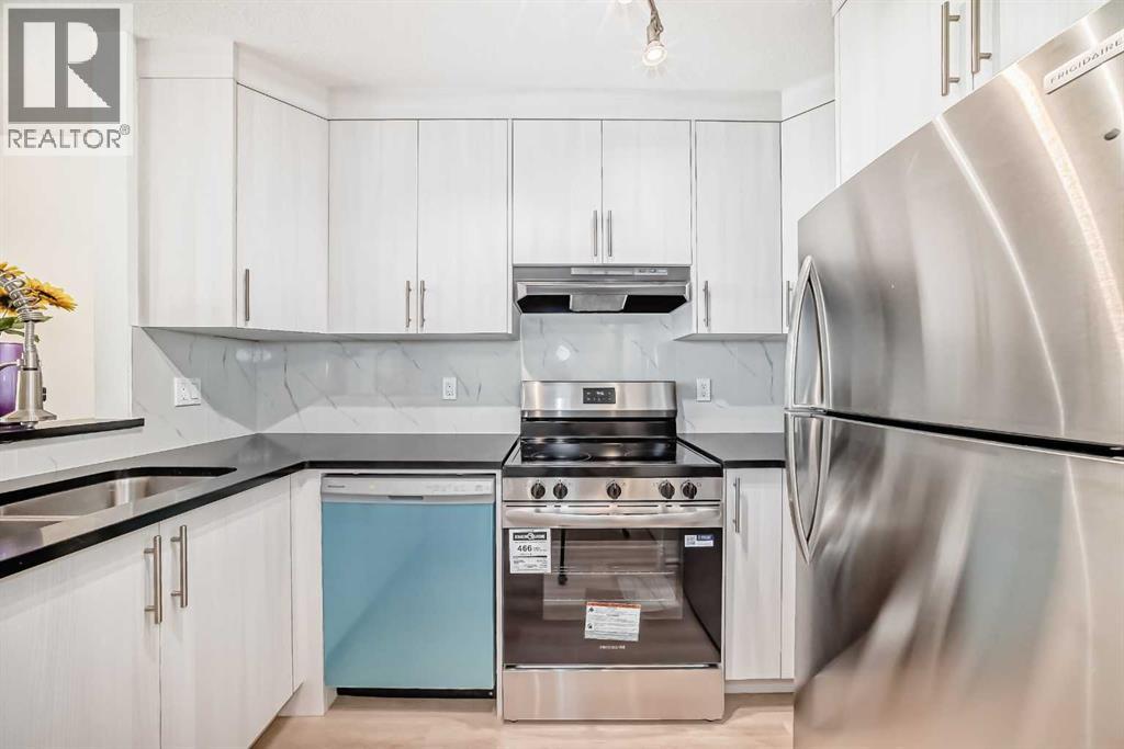 Photo 5 of 10 305 Village Mews Sw, Calgary AB