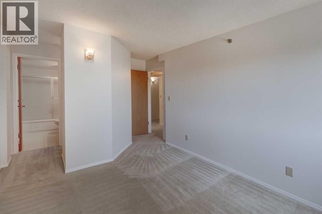 Photo 24 of 403 2011 University Drive Nw, Calgary AB