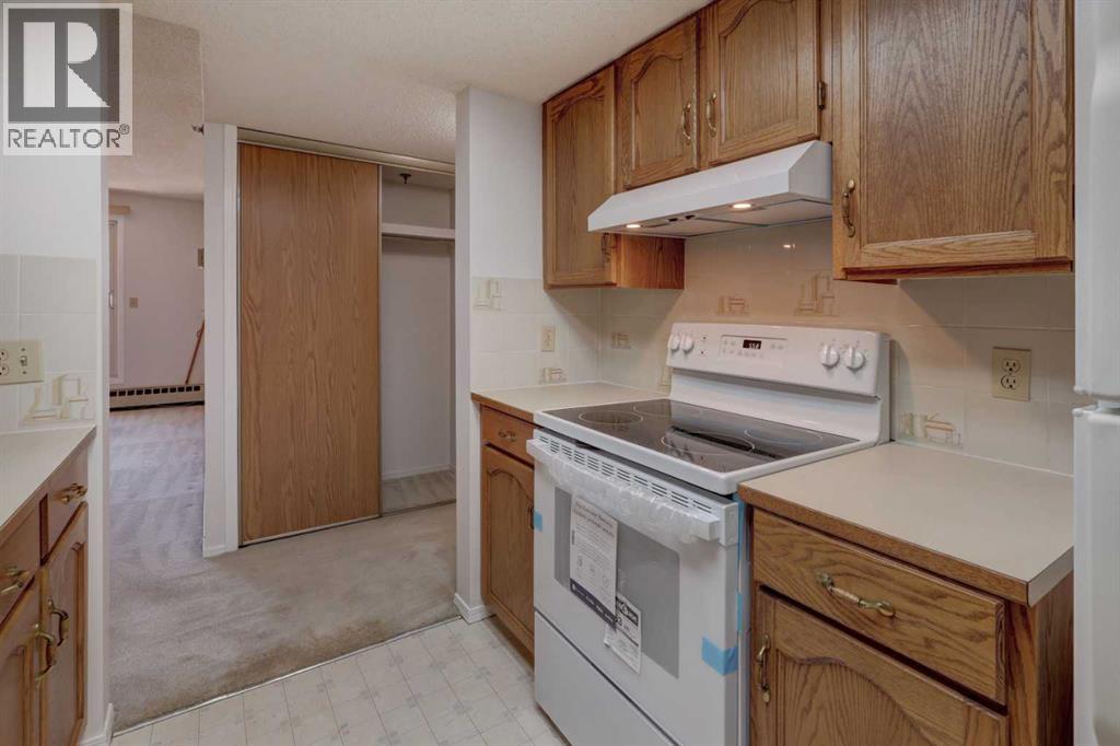 Photo 11 of 403 2011 University Drive Nw, Calgary AB