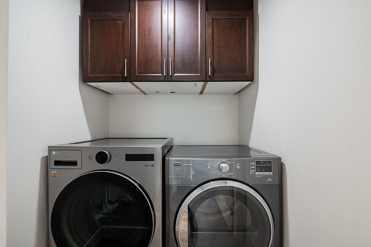 Photo 17 of 15807 Columbia Avenue, White Rock BC
