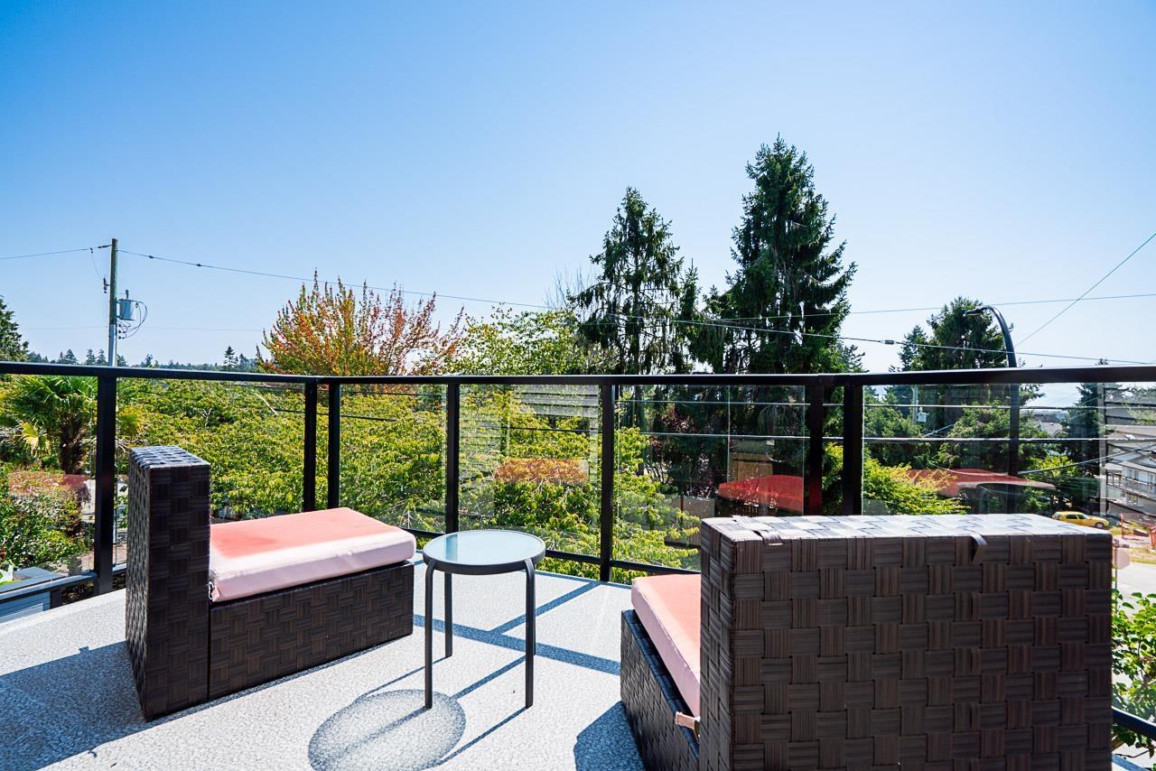 Photo 25 of 15807 Columbia Avenue, White Rock BC