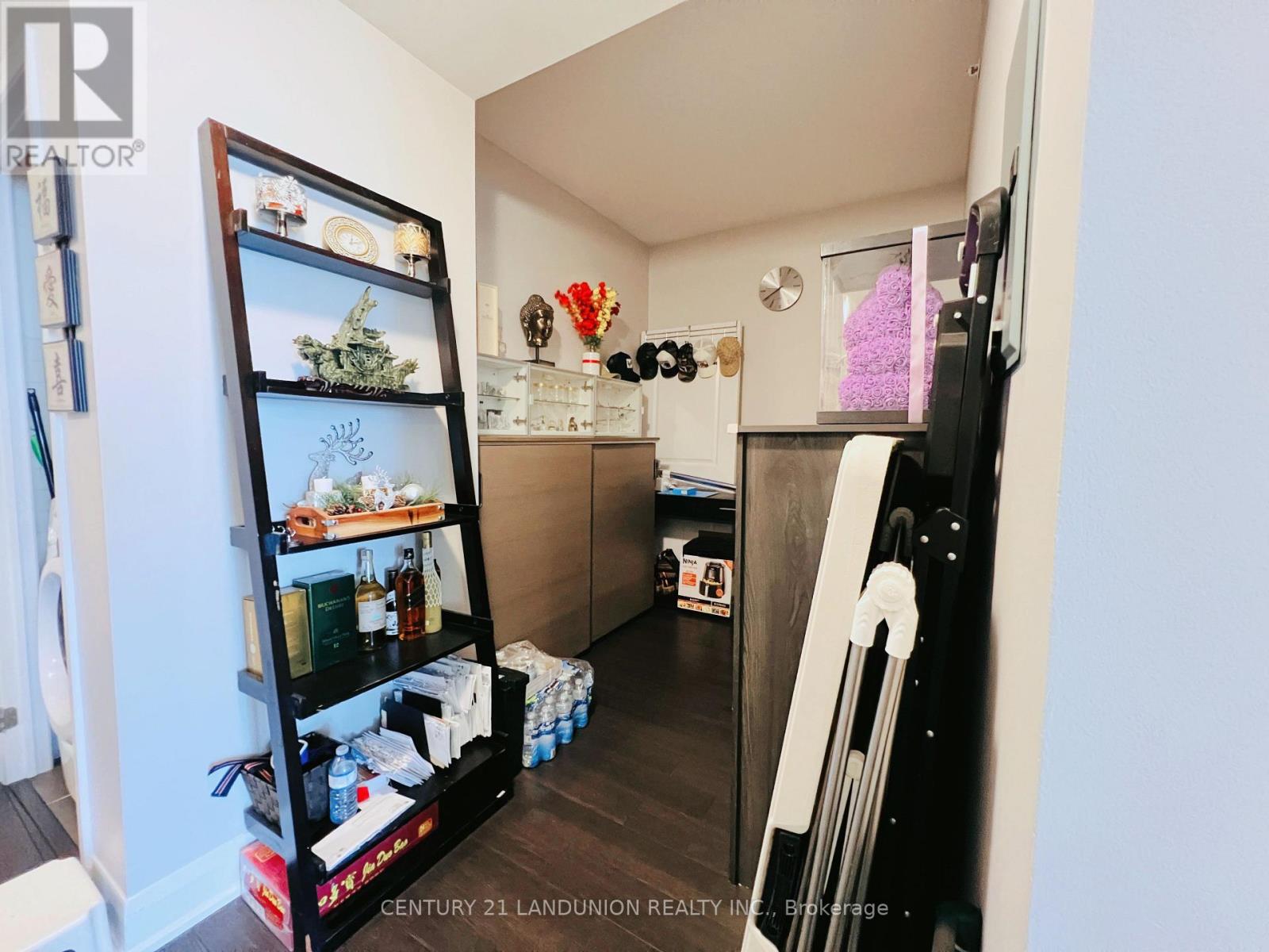 Photo 13 of 1305 2900 Highway 7 Road, Vaughan ON