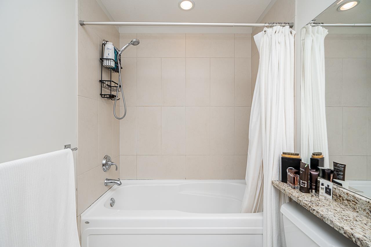 Photo 11 of 204 16469 64 Avenue, Surrey BC