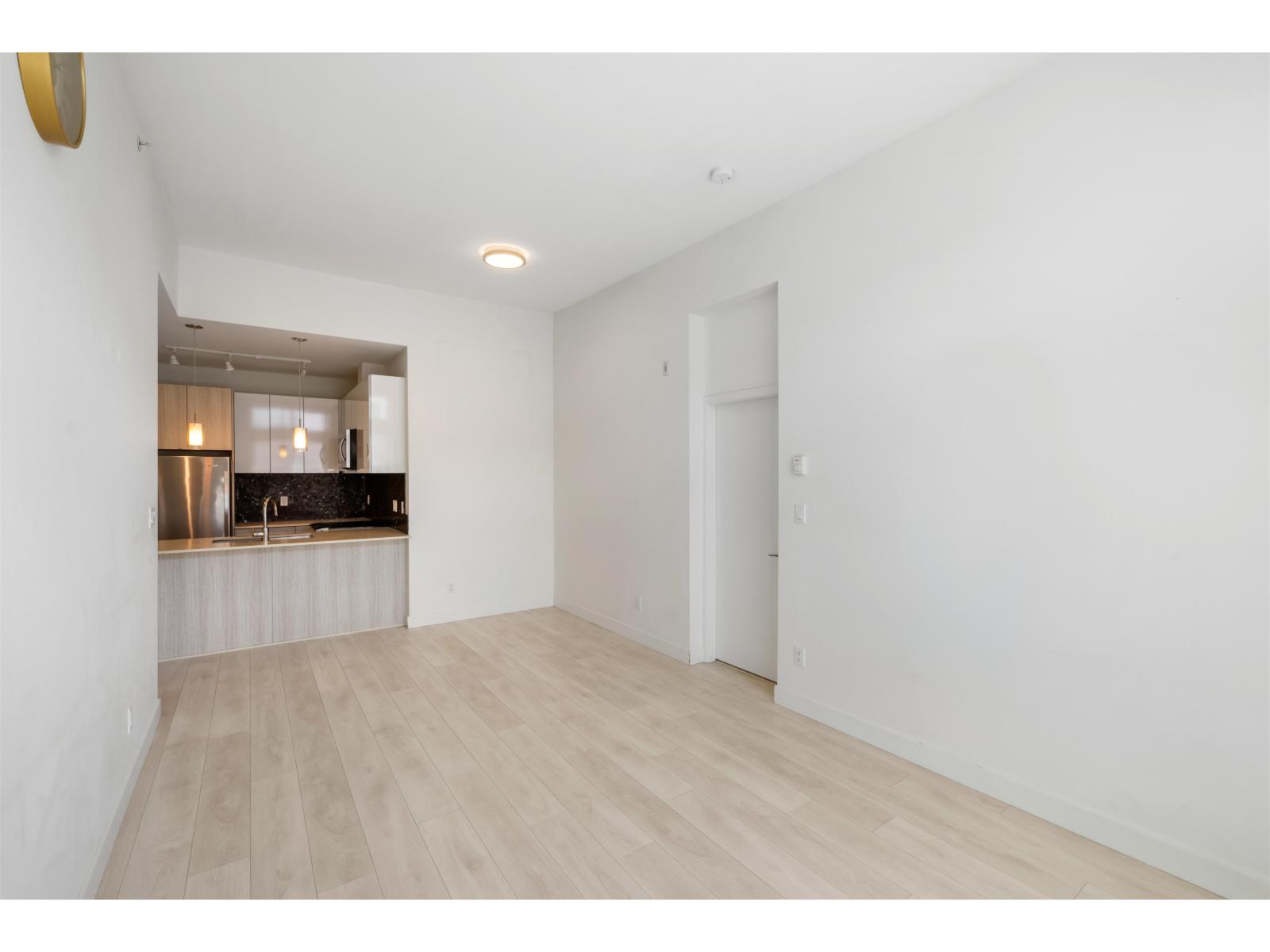 Photo 10 of 415 6438 195 A Street, Surrey BC